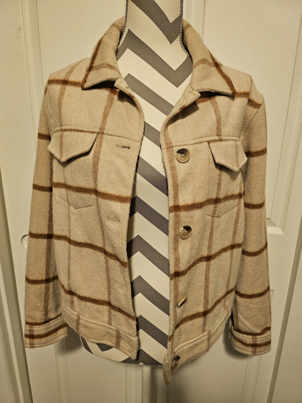 Joie Beige🤎🍂 Plaid Button-Up Jacket